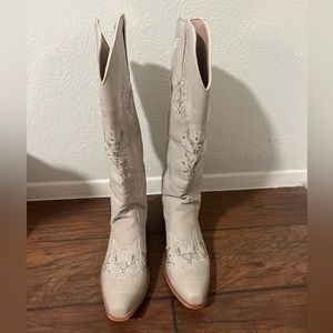 White Embroidered Cowboy Boots